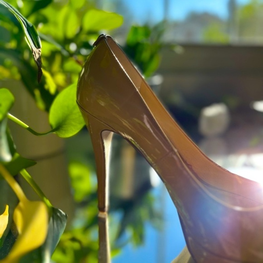 Michael Michael Kors Patent Leather Pumps Tan Heels Open Toe Size: 7M​​​ - Picture 7 of 16